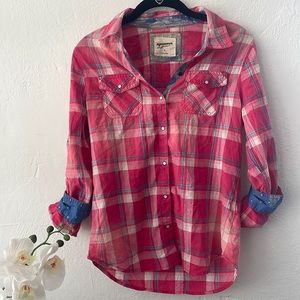 Arizona Plaid Button Down Shirt Size Small
